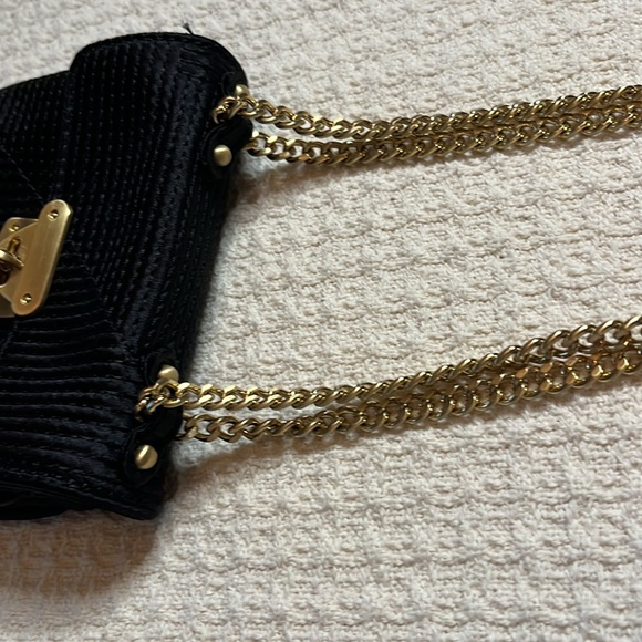 Talbots Evening purse Black w  gold chain 2 inside pockets w hot pink lining - Picture 11 of 12